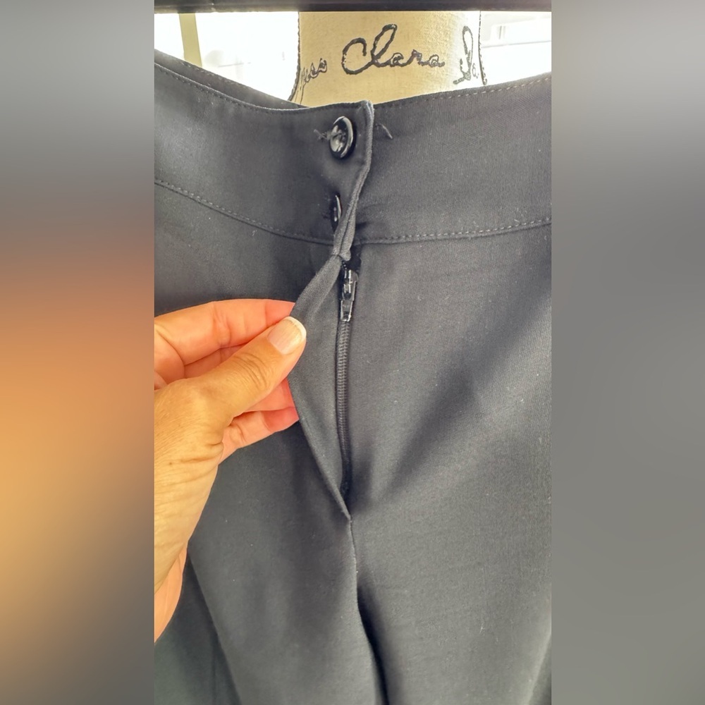Armani Collezioni Black Pants In good condition size: 4. RN 103723 - Picture 3 of 11